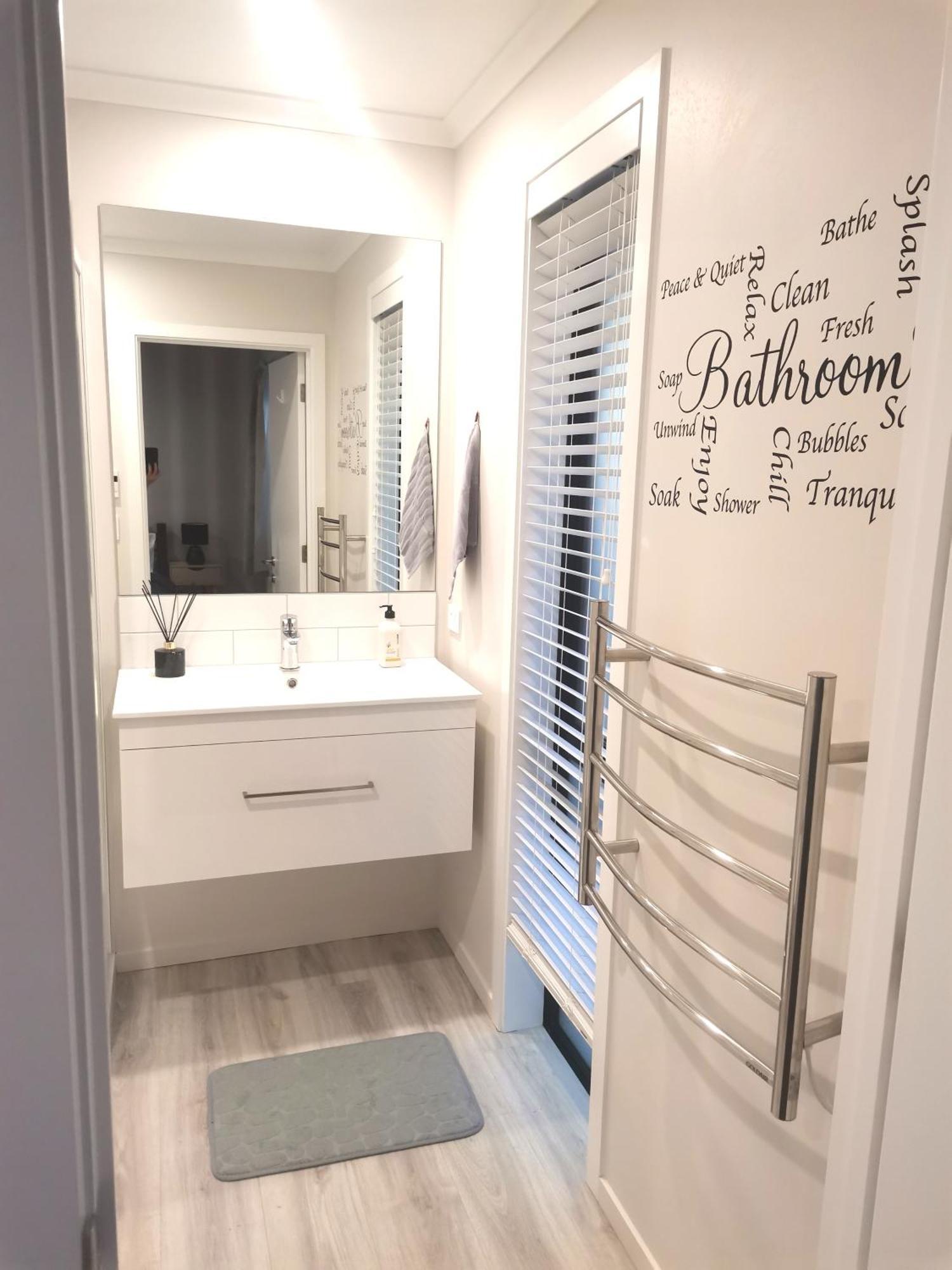 Stylish Private Guest House Ensuite Only 롤레스톤 외부 사진