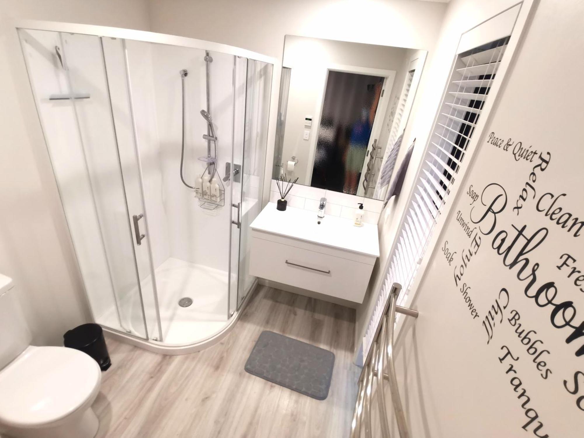 Stylish Private Guest House Ensuite Only 롤레스톤 외부 사진